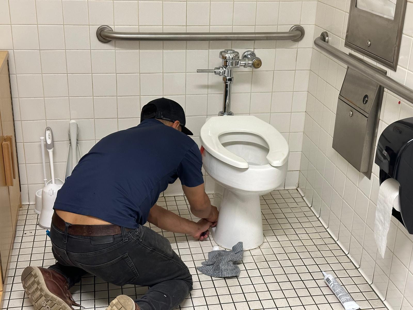Toilet Flushing System Replacement Near Los Angeles, CA