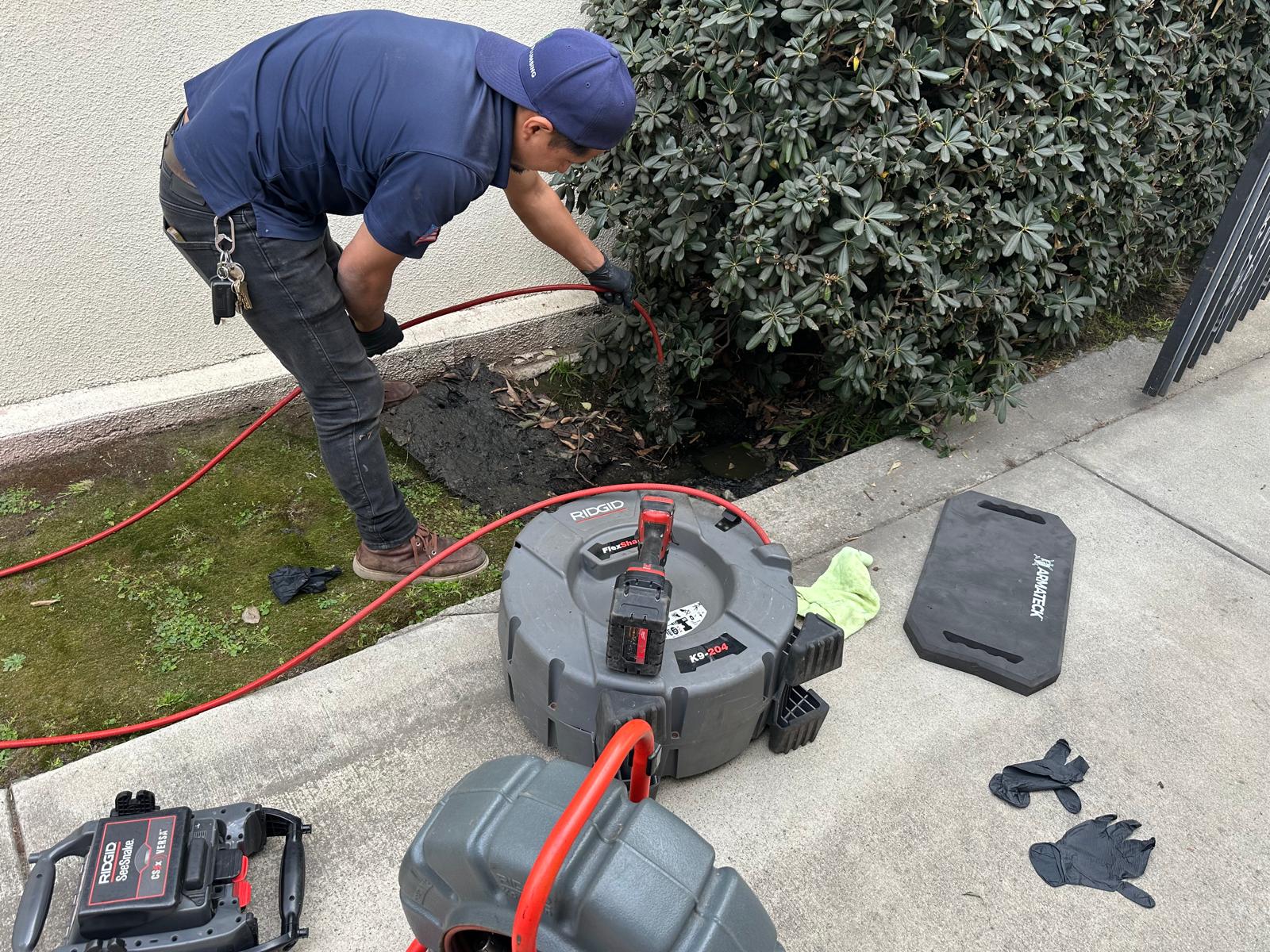 Unclogging Main Sewer Line in Los Angeles, CA