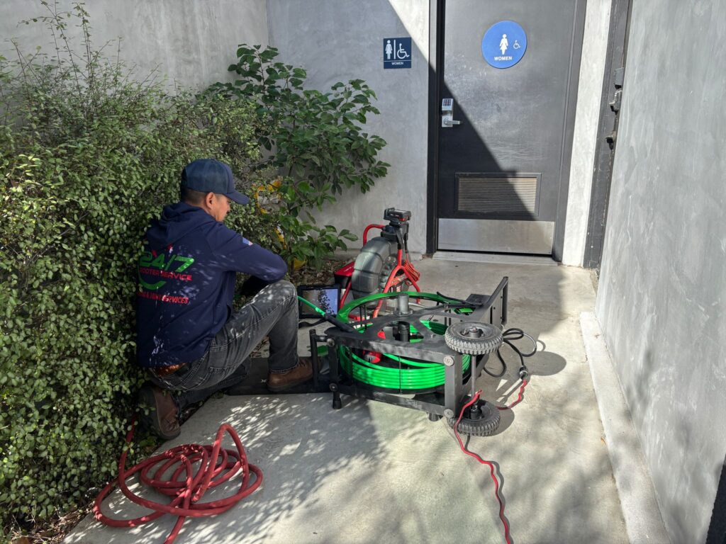 Descaling sewer pipe Burbank CA