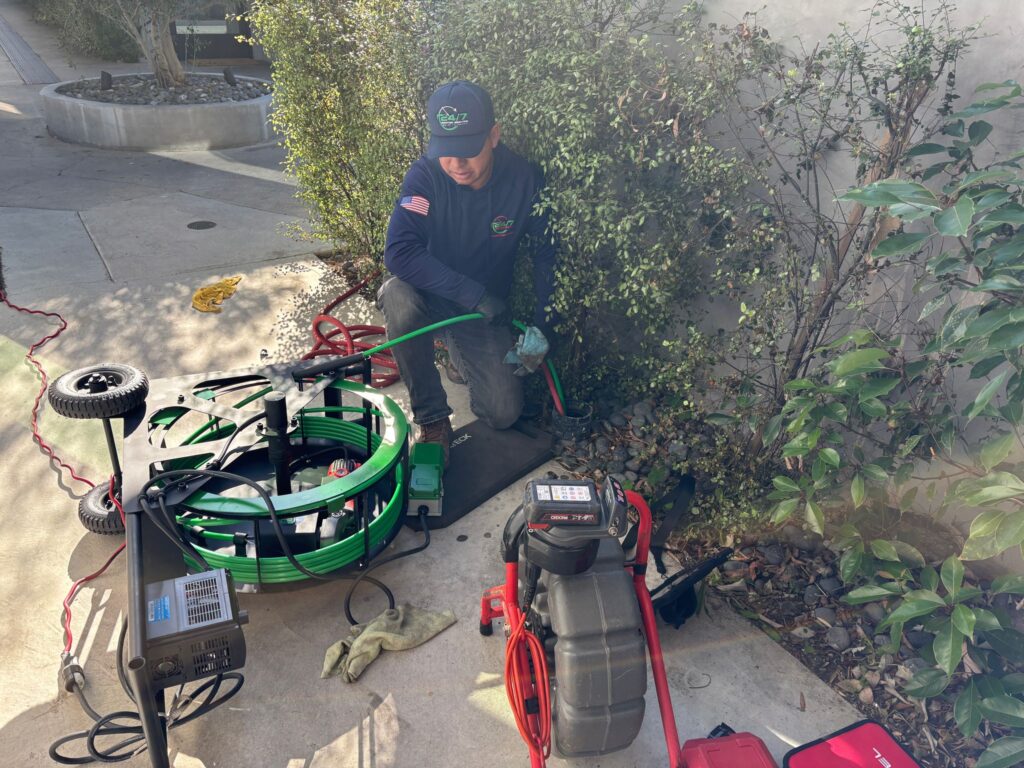 Descaling sewer pipe Burbank CA