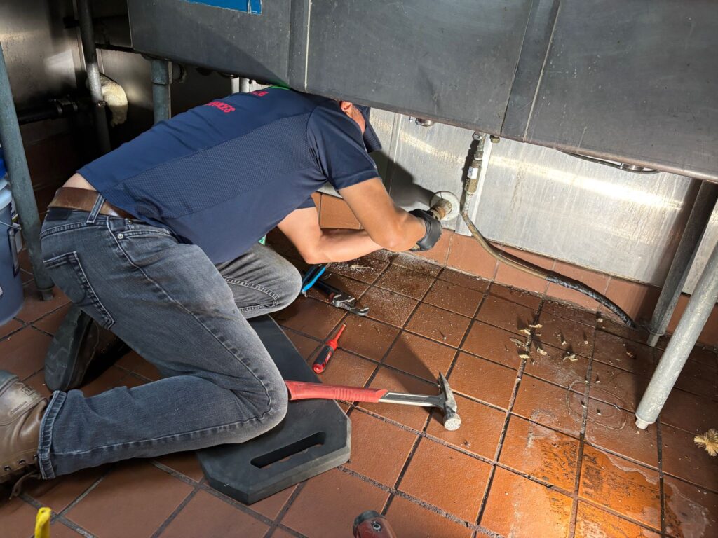 Our professional technicians successful replacing the leaking of the three compartment Restaurant sink With a copper material. Los Angeles, CA