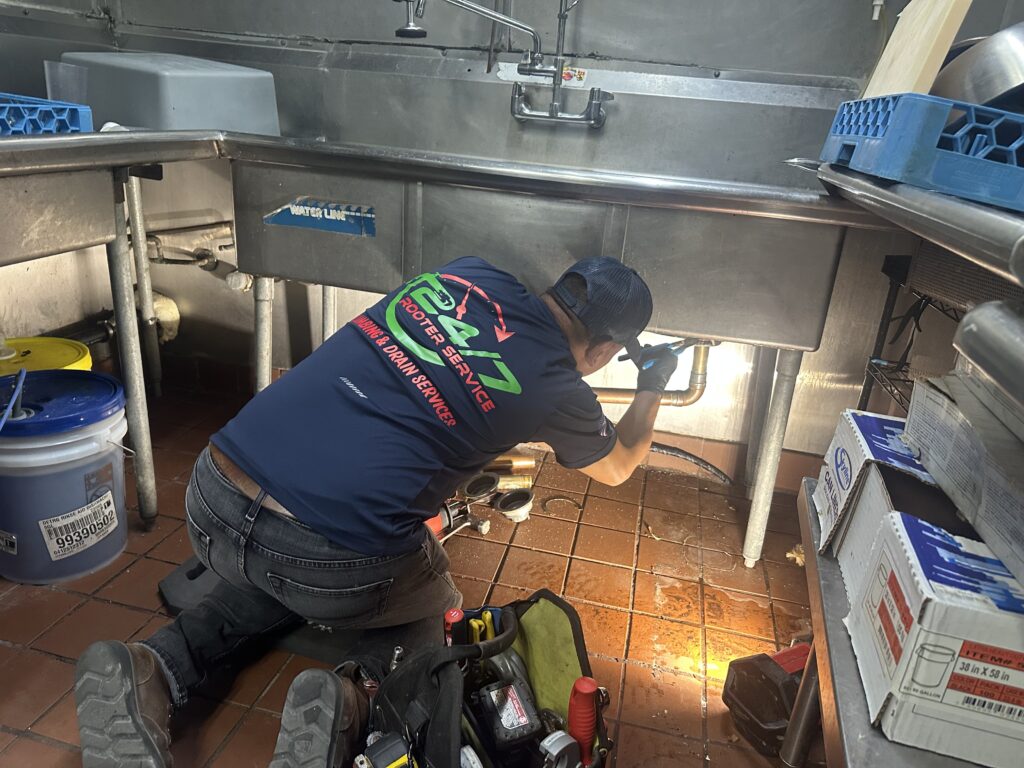 Our professional technicians successful replacing the leaking of the three compartment Restaurant sink With a copper material. Los Angeles, CA